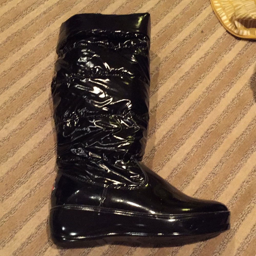 Moncler black puffer snow boots